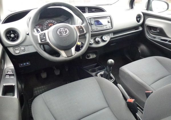 Toyota Yaris cena 39950 przebieg: 127900, rok produkcji 2019 z Kalisz małe 106